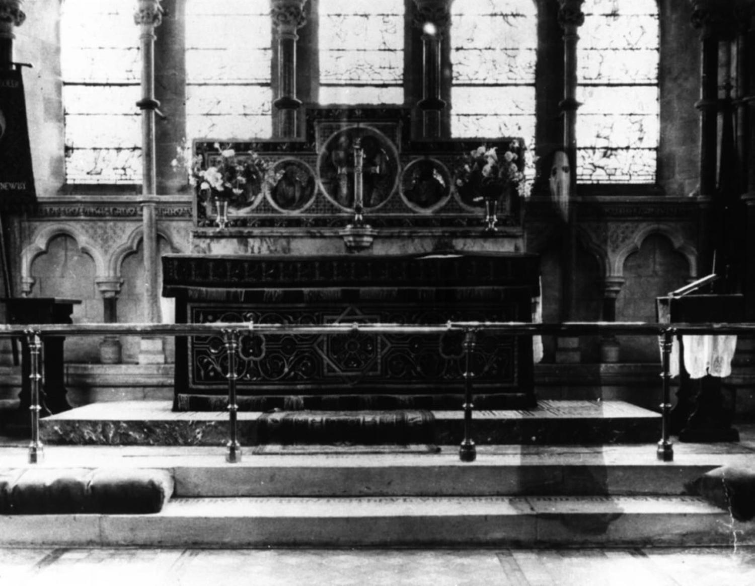 141224 cameras feature the most famous ghost photographs ever taken image1 ksgkjn7rfa jpg 1