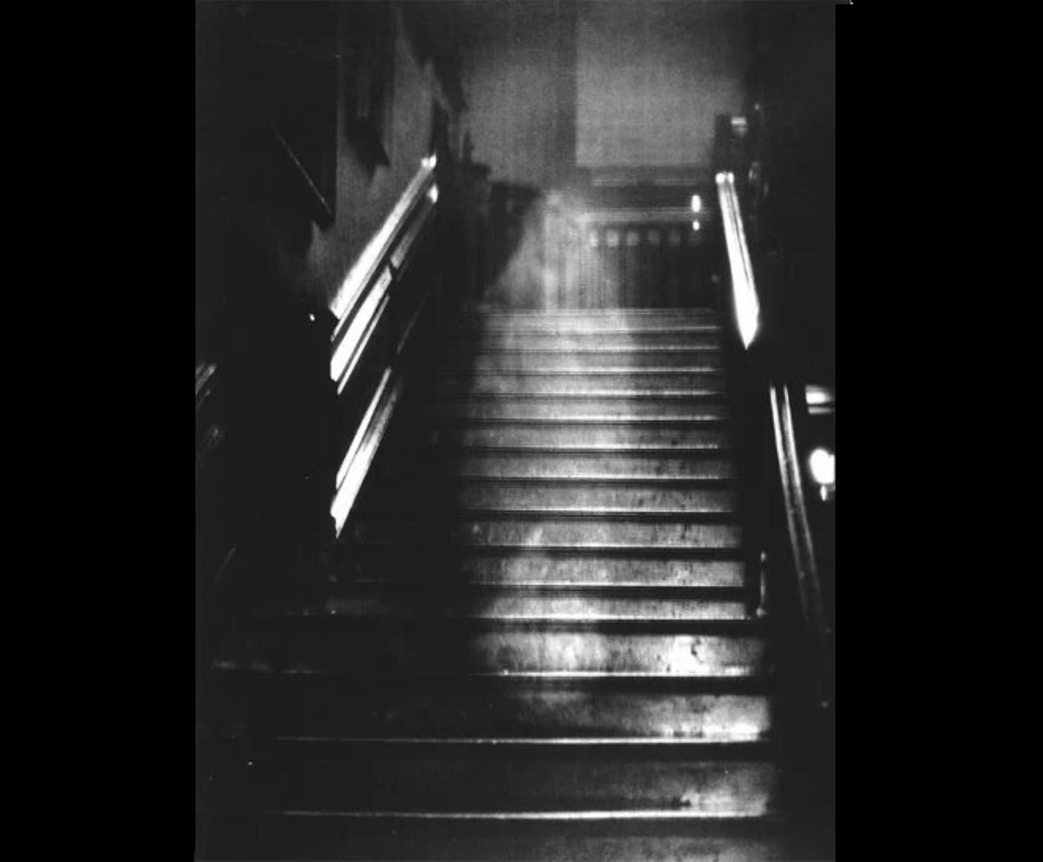 141224 cameras news feature the most famous ghost photographs ever taken image6 s3dpzirgbu jpg 1